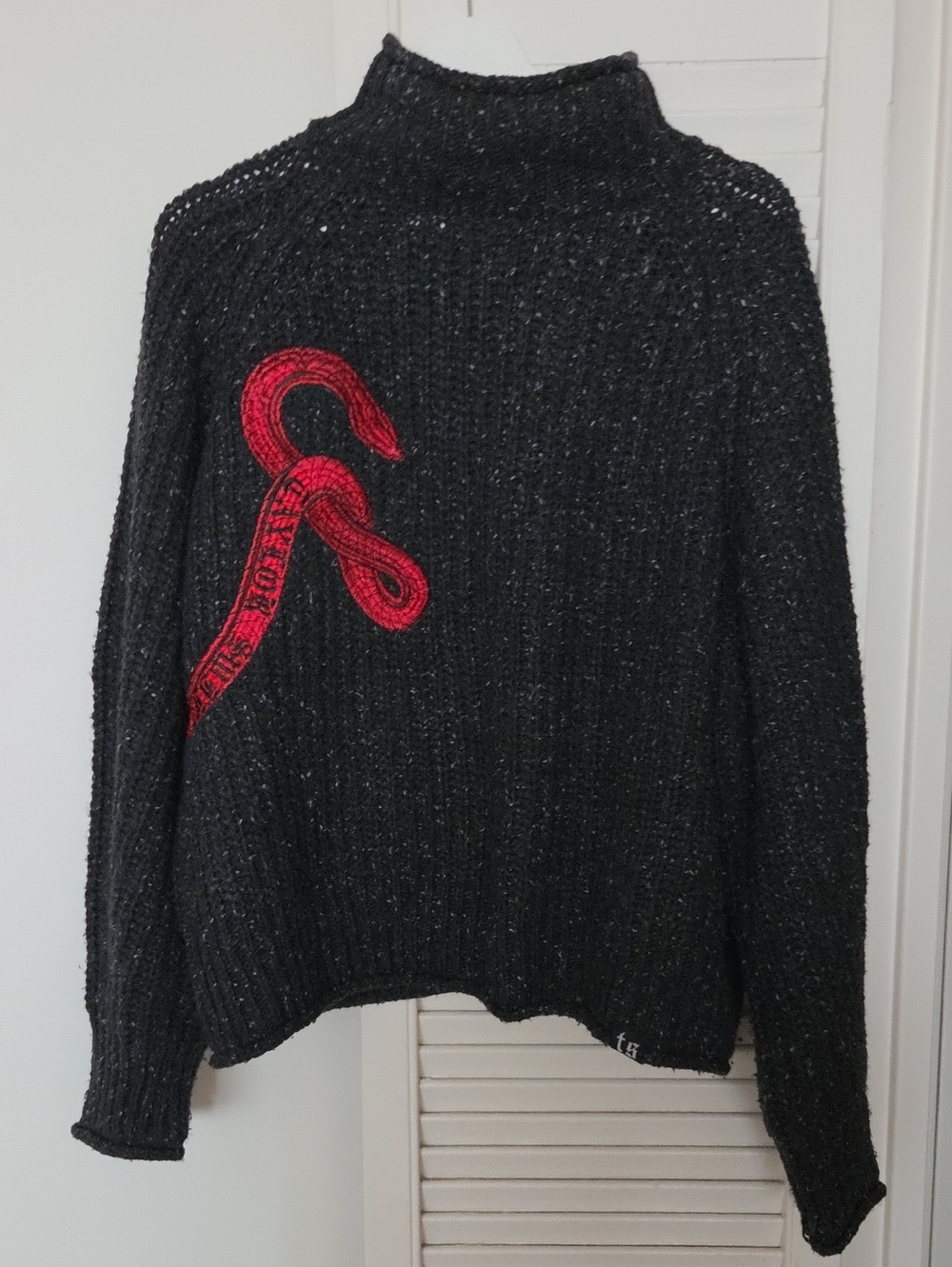 Taylor Swift Black Turtleneck Sweater with Red Ribbon Embroidery Size 2XL